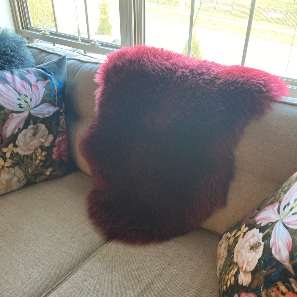 Long wool genuine sheep rug 2x3 burgundy New Zealand